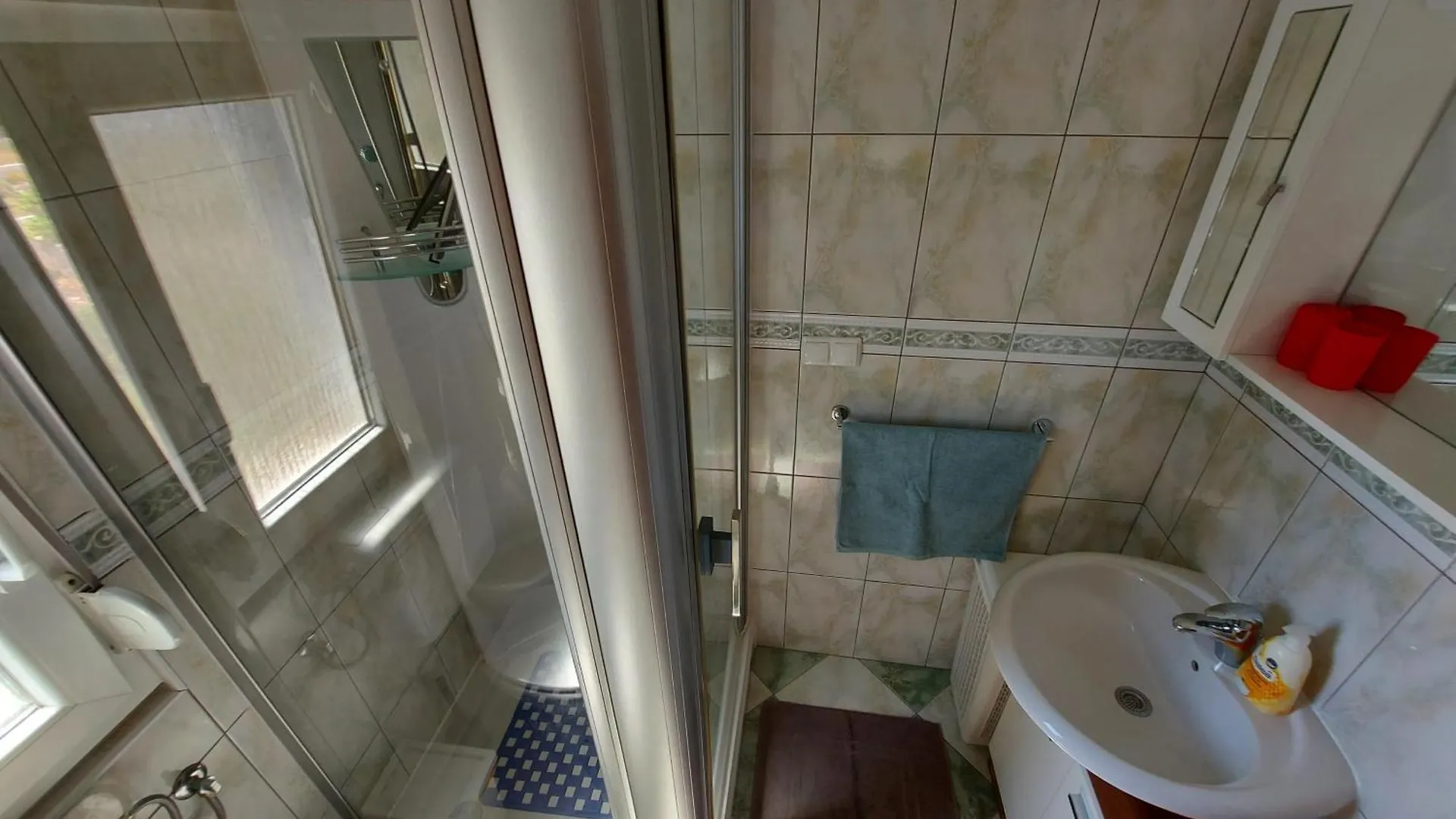 Apartmani Ciprijan Ražanac アパート